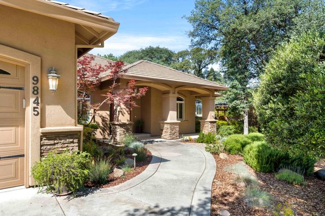 9845 Spyglass Cir, Auburn, CA 95602