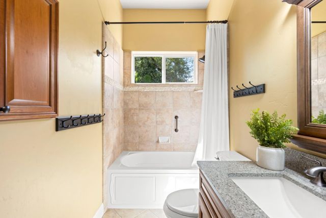 9845 Spyglass Cir, Auburn, CA 95602