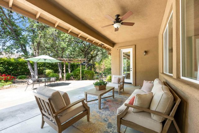 9845 Spyglass Cir, Auburn, CA 95602