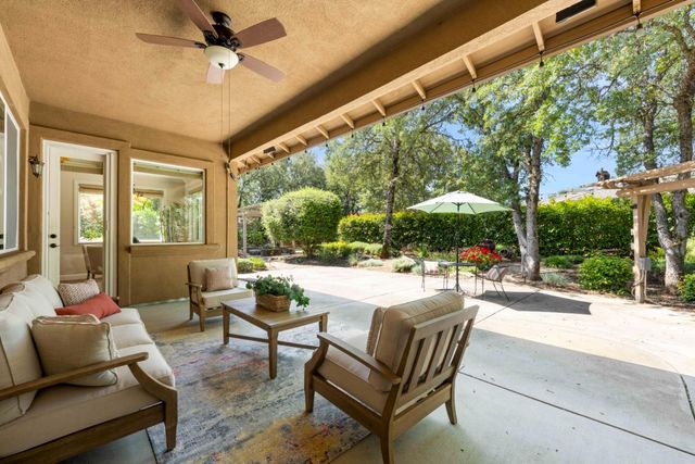 9845 Spyglass Cir, Auburn, CA 95602