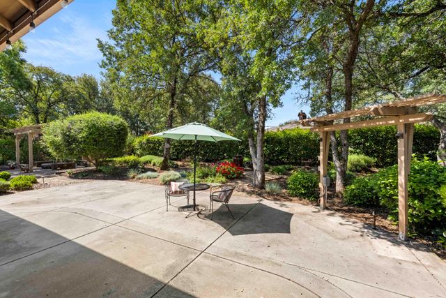9845 Spyglass Cir, Auburn, CA 95602