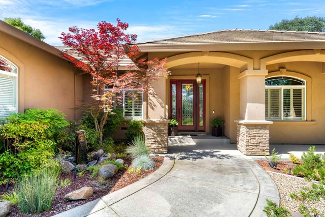 9845 Spyglass Cir, Auburn, CA 95602