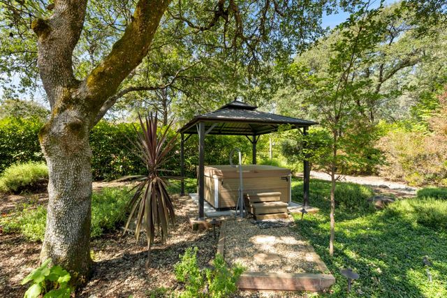 9845 Spyglass Cir, Auburn, CA 95602