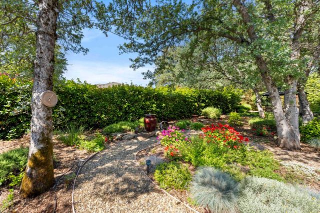 9845 Spyglass Cir, Auburn, CA 95602