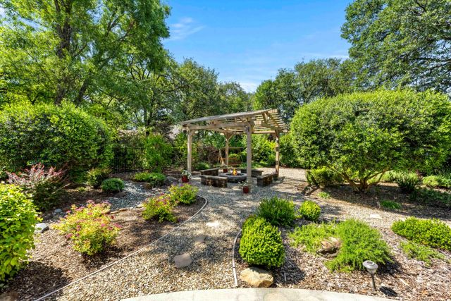 9845 Spyglass Cir, Auburn, CA 95602