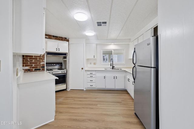 72 Suzanne Court 72, Newbury Park, CA 91320