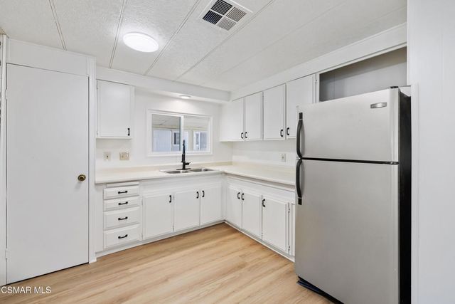 72 Suzanne Court 72, Newbury Park, CA 91320