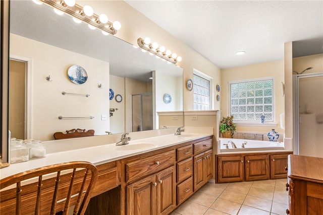 28 Latshaw Drive, Bella Vista, AR 72714