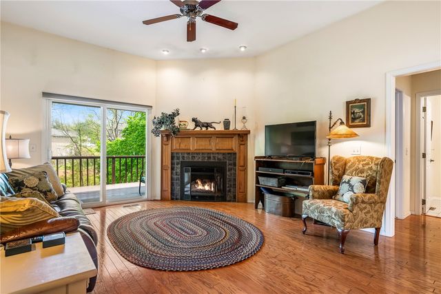 28 Latshaw Drive, Bella Vista, AR 72714
