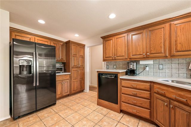 28 Latshaw Drive, Bella Vista, AR 72714