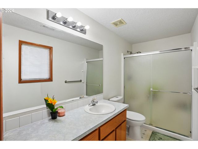 7200 Se HARNISH St, Hillsboro, OR 97123