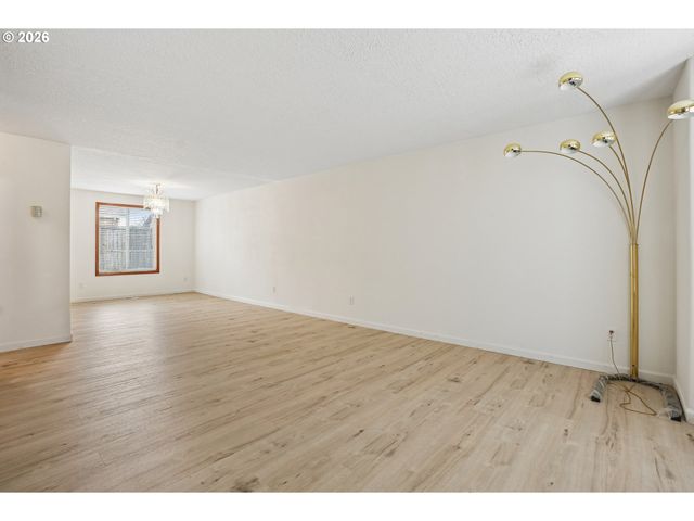 7200 Se HARNISH St, Hillsboro, OR 97123