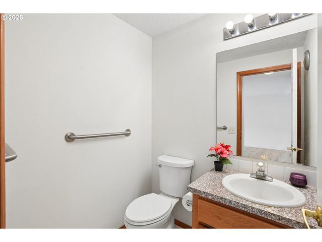 7200 Se HARNISH St, Hillsboro, OR 97123