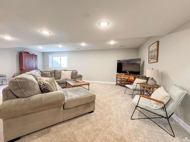 8693 Kinzie Jos Way, Manhattan, KS 66502