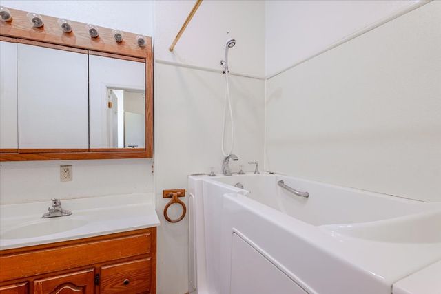 3803 Flintrock Drive, Mineral Wells, TX 76067