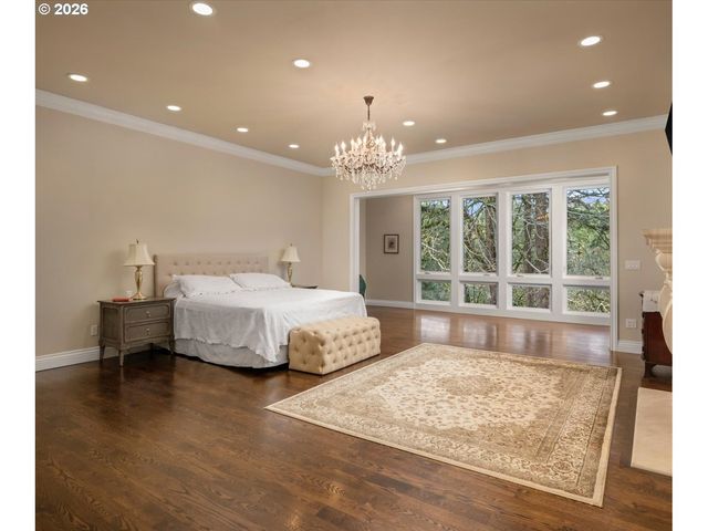 2744 Sw SHERWOOD Dr, Portland, OR 97201