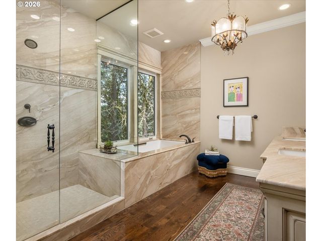 2744 Sw SHERWOOD Dr, Portland, OR 97201