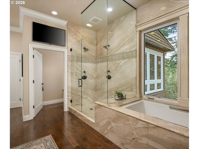 2744 Sw SHERWOOD Dr, Portland, OR 97201