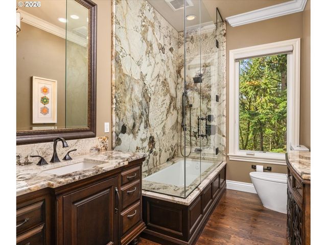 2744 Sw SHERWOOD Dr, Portland, OR 97201