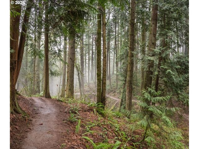 2744 Sw SHERWOOD Dr, Portland, OR 97201