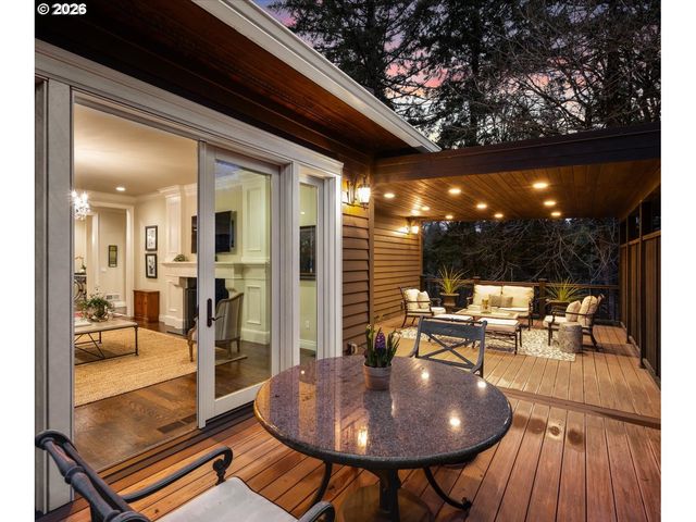 2744 Sw SHERWOOD Dr, Portland, OR 97201