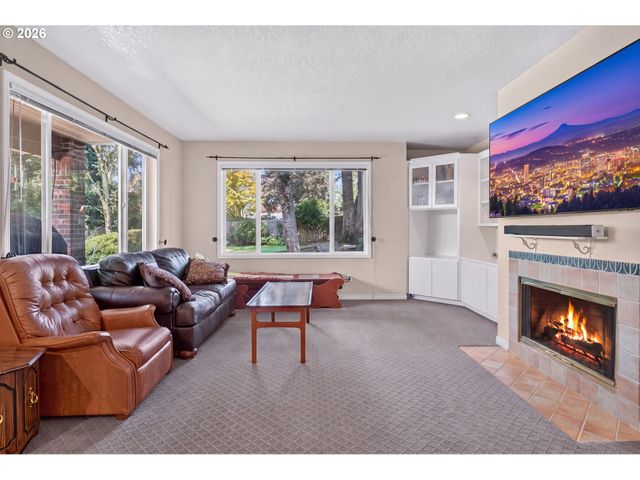 1545 CLOVERLEAF Rd, Lake Oswego, OR 97034