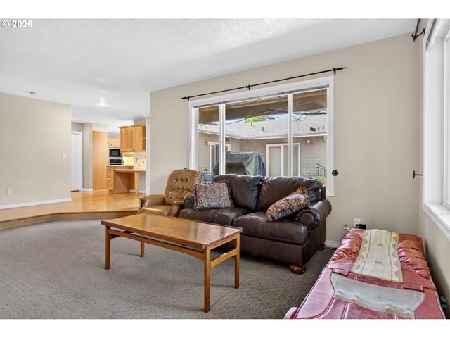 1545 CLOVERLEAF Rd, Lake Oswego, OR 97034