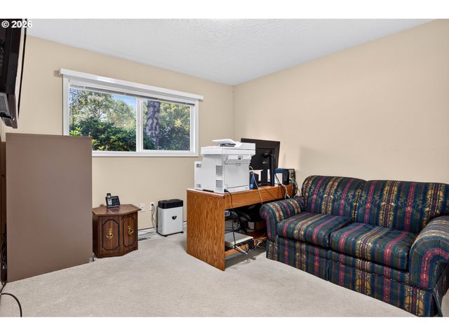 1545 CLOVERLEAF Rd, Lake Oswego, OR 97034