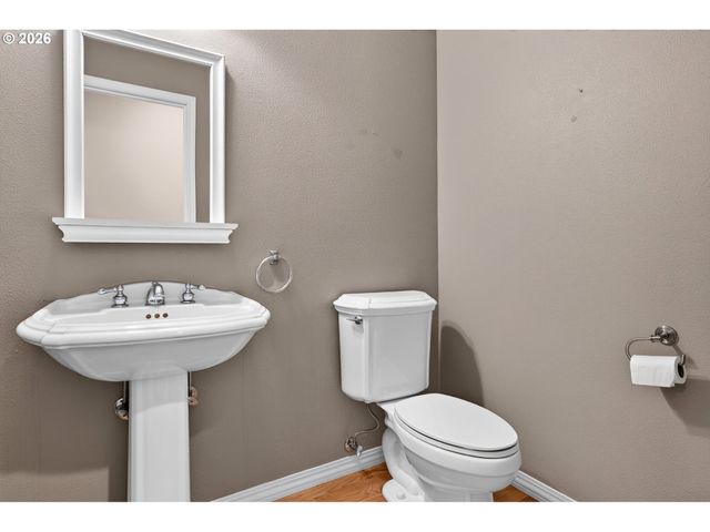 1545 CLOVERLEAF Rd, Lake Oswego, OR 97034