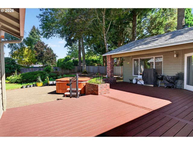 1545 CLOVERLEAF Rd, Lake Oswego, OR 97034