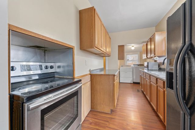 511 S Sycamore St, Wichita, KS 67213