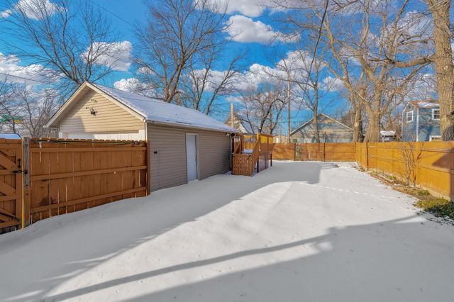 511 S Sycamore St, Wichita, KS 67213