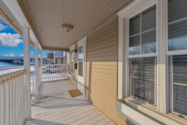 511 S Sycamore St, Wichita, KS 67213