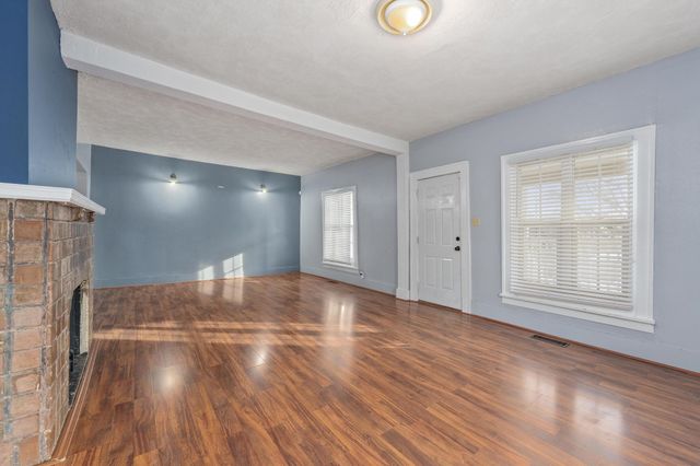 511 S Sycamore St, Wichita, KS 67213