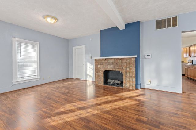 511 S Sycamore St, Wichita, KS 67213