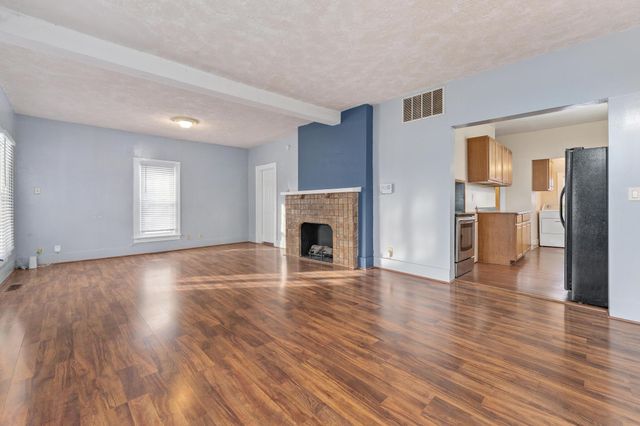 511 S Sycamore St, Wichita, KS 67213