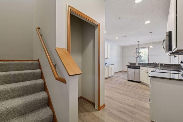 1599 Sumac Circle A, Carver, MN 55315