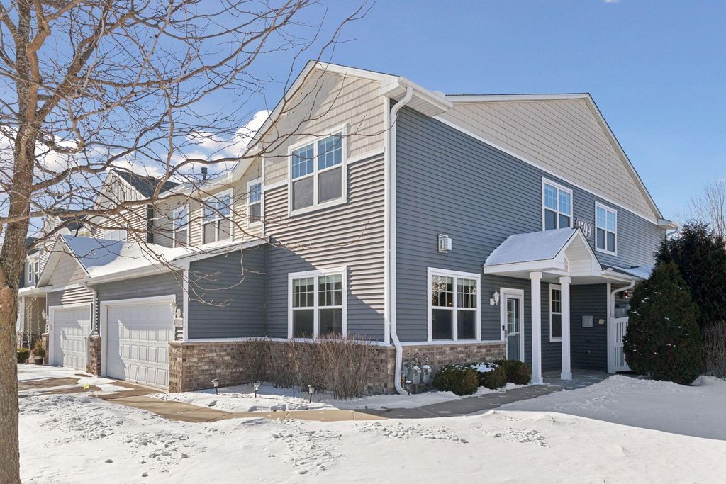 1599 Sumac Circle A, Carver, MN 55315