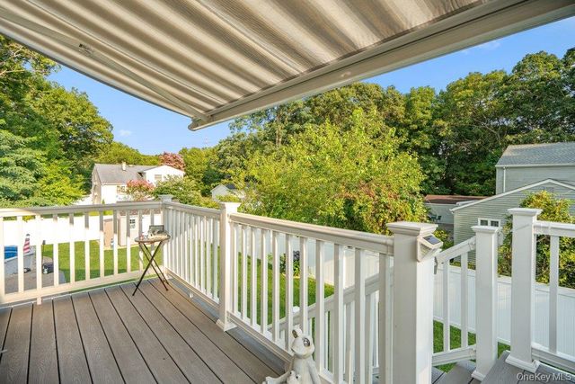 107 Avenue A, Holbrook, NY 11741