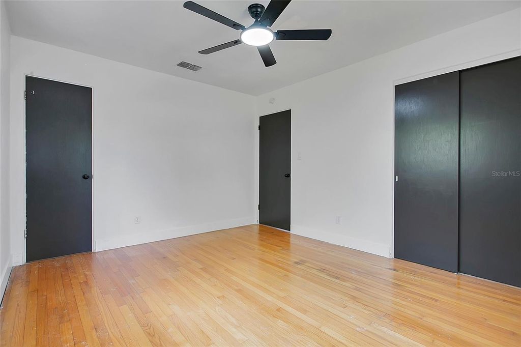 Image 11 of property listing at 1951 S CRYSTAL LAKE DRIVE, Orlando, FL 32806