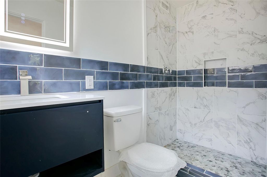 Image 13 of property listing at 1951 S CRYSTAL LAKE DRIVE, Orlando, FL 32806