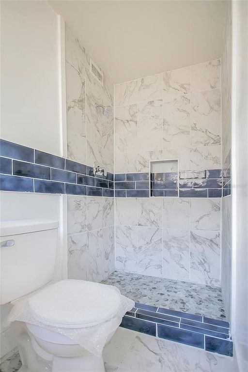 Image 15 of property listing at 1951 S CRYSTAL LAKE DRIVE, Orlando, FL 32806