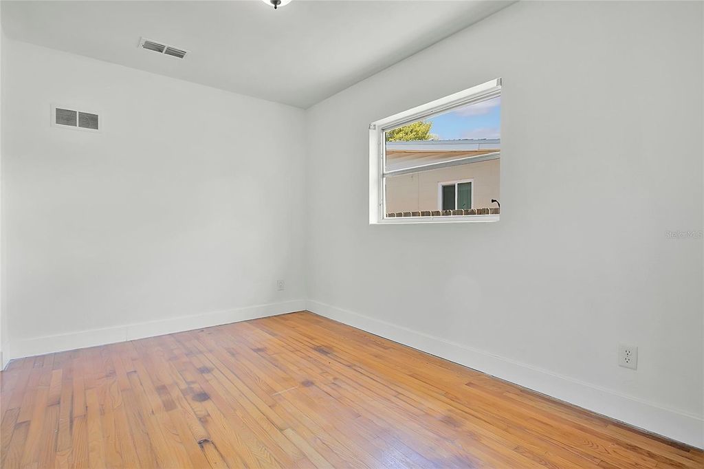 Image 21 of property listing at 1951 S CRYSTAL LAKE DRIVE, Orlando, FL 32806