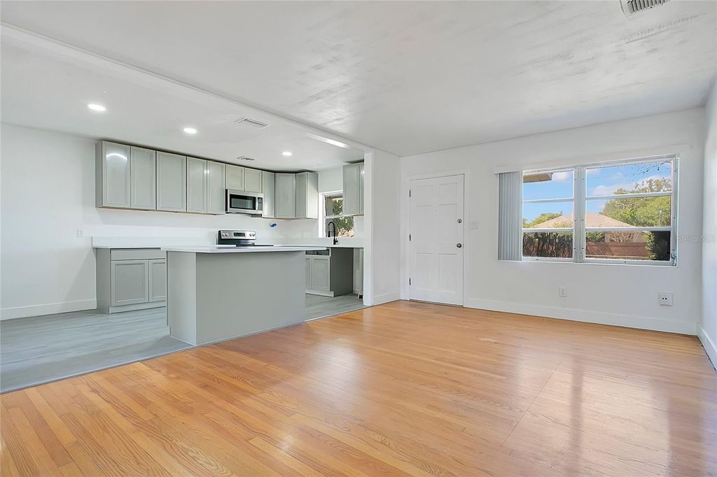 Image 4 of property listing at 1951 S CRYSTAL LAKE DRIVE, Orlando, FL 32806
