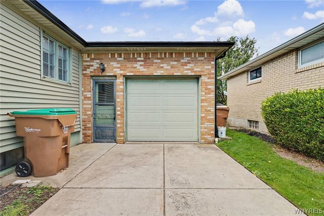 298 Lydia Lane, Cheektowaga, NY 14225