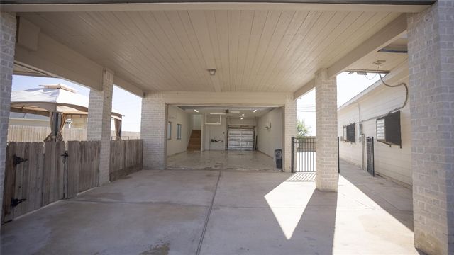 38 Palmero Way, Manvel, TX 77578