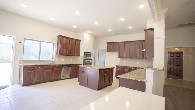 38 Palmero Way, Manvel, TX 77578