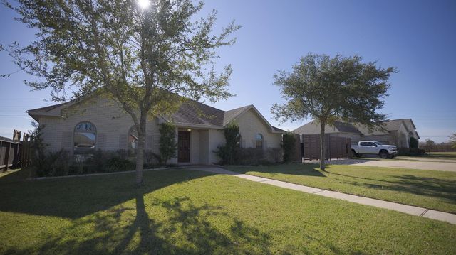 38 Palmero Way, Manvel, TX 77578