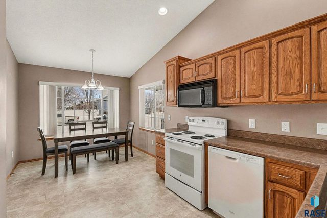 4924 S Dunlap Ct Court, Sioux Falls, SD 57106