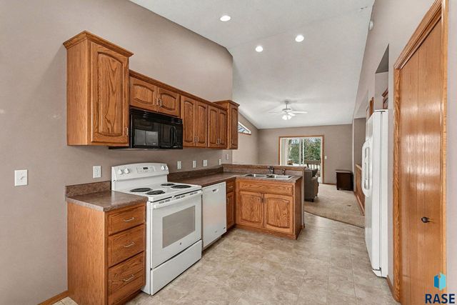 4924 S Dunlap Ct Court, Sioux Falls, SD 57106